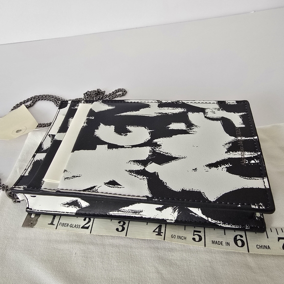 Alexander McQueen Skull Leather Phone-Case-On-Chain Black & White - Picture 6 of 10